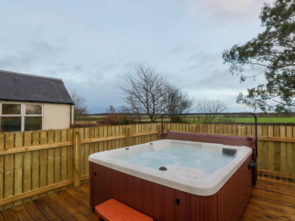 Vicarsford Farmhouse With Hot Tub Near Сент-Андрус Экстерьер фото